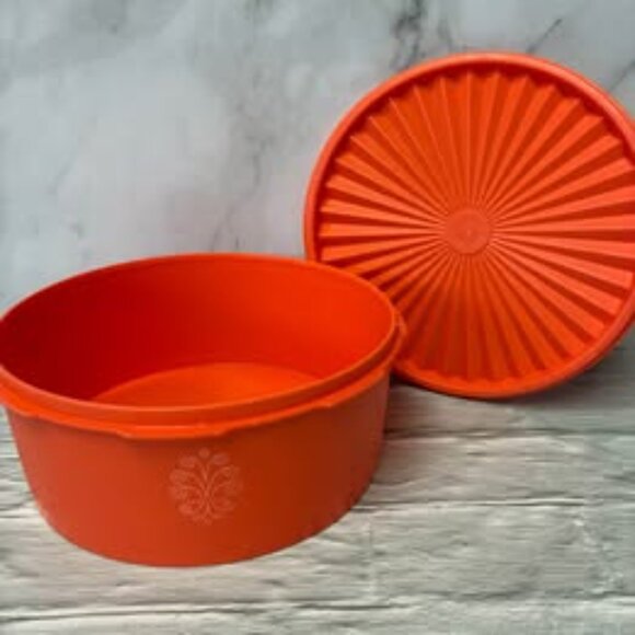 Vintage Tupperware Servalier Orange Round Container w/ Starburst Lid - Picture 2 of 9